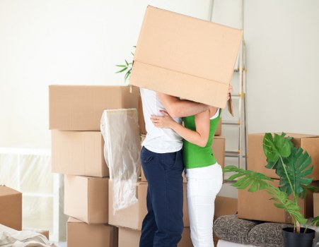 Household clearance example in a London flat showing load-based pricing